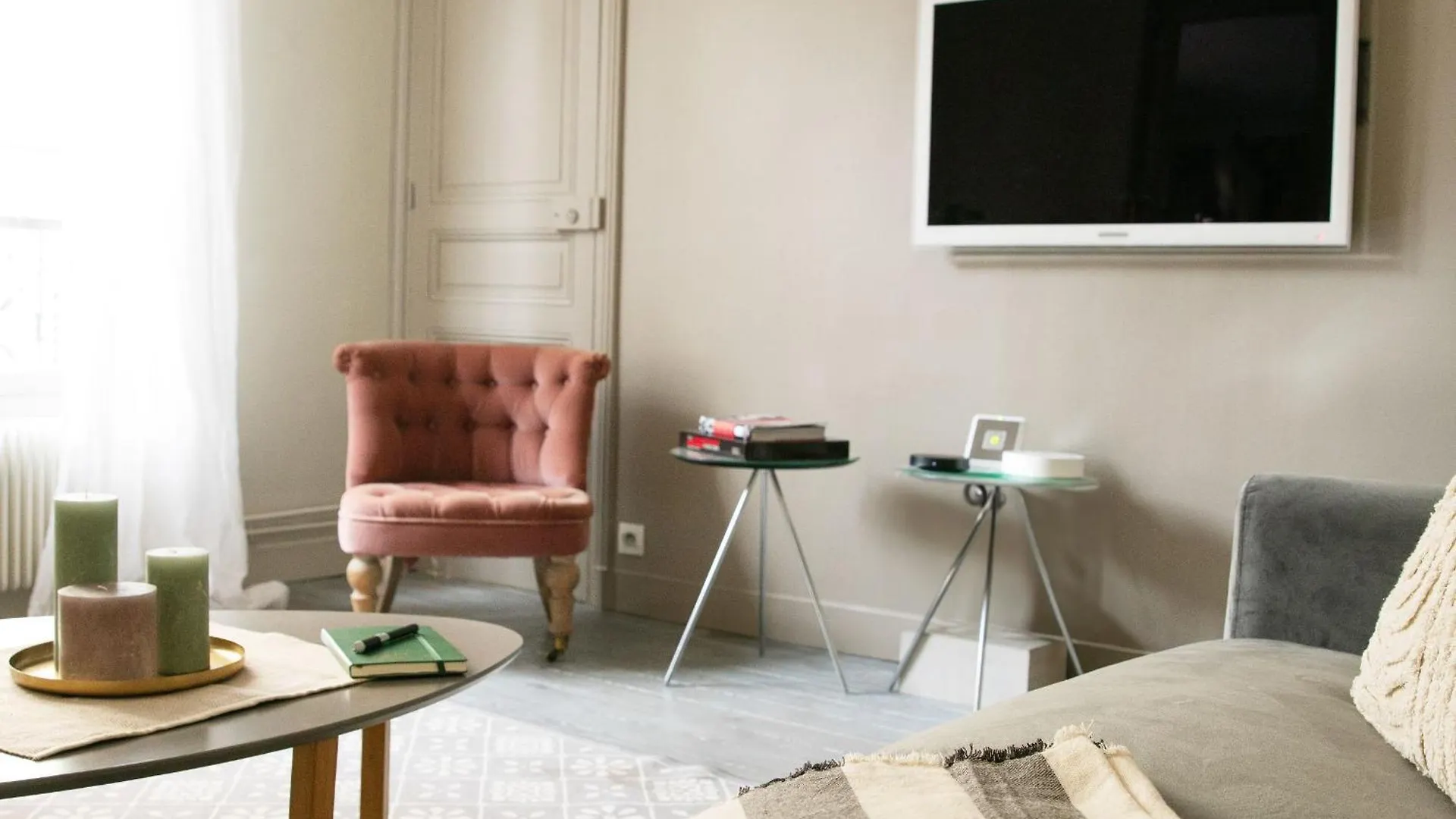 Eiffel Tower & Les Invalides - 1br - Cityapartmentstay 아파트